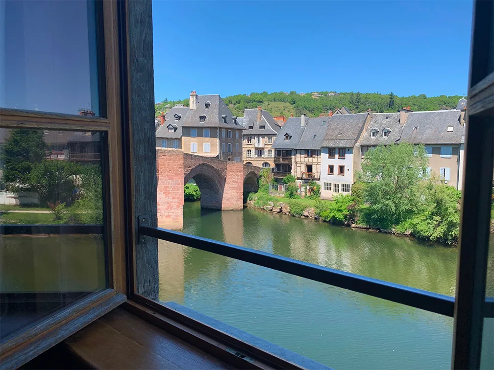 Vista del Lot desde una ventana