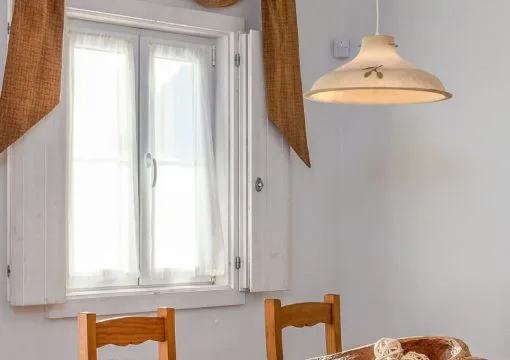 T1 Standard dining area
