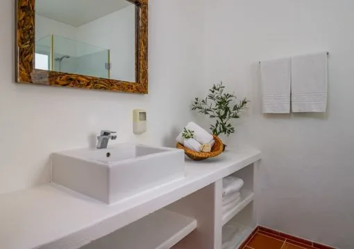 T1 Superior bathroom