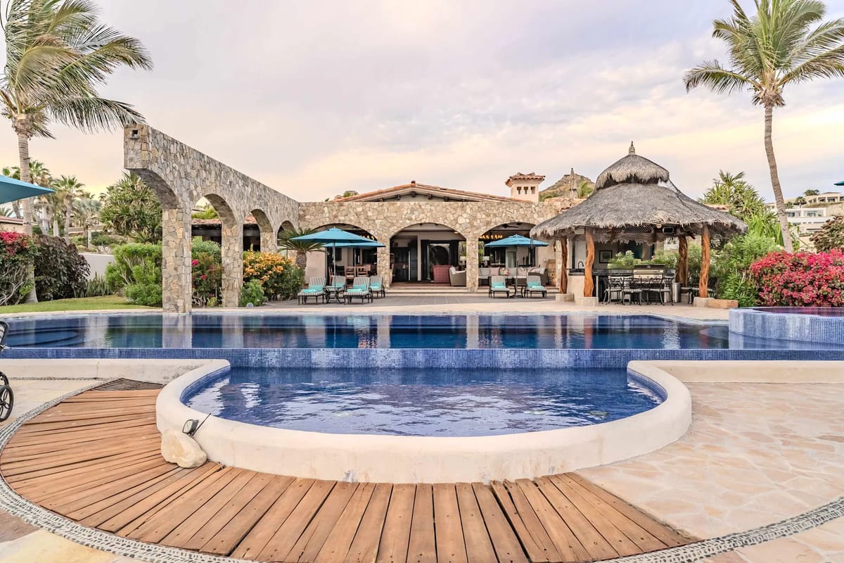 Luxury and Cozy 5BR Villa with Amazing Pool