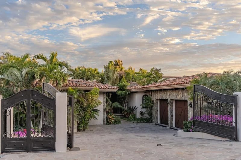 Luxury and Cozy 5BR Villa with Amazing Pool