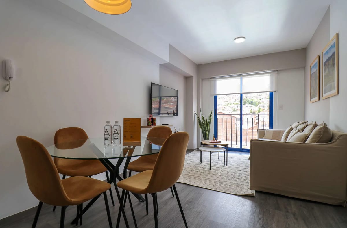 Luminous 1BR in Historic Cusco w/ Balcony