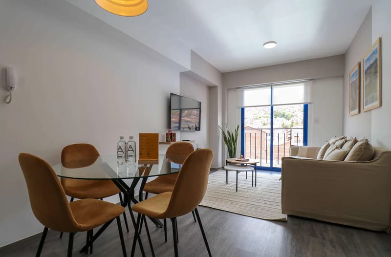 Luminous 1BR in Historic Cusco w/ Balcony