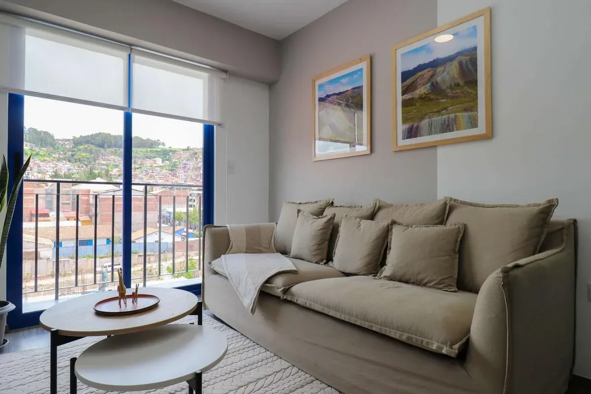 Luminous 1BR in Historic Cusco w/ Balcony