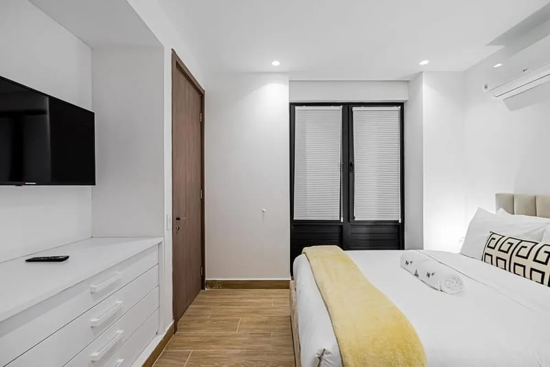 Sophisticated 2BR in Casco Antiguo