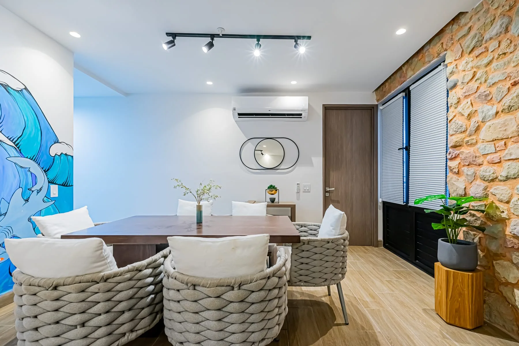 Sophisticated 2BR in Casco Antiguo