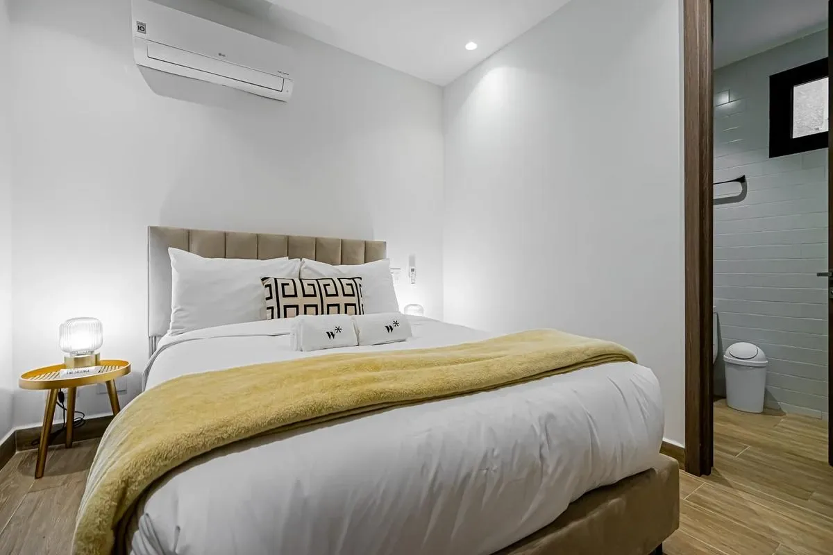 Sophisticated 2BR in Casco Antiguo