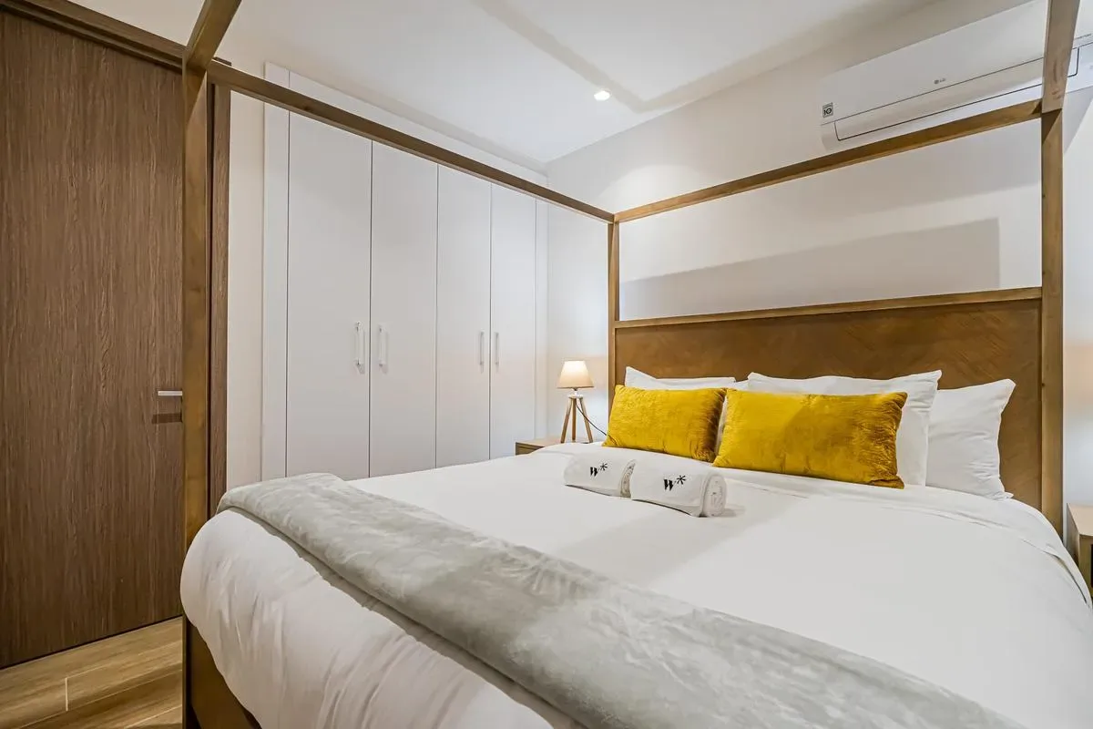 Sophisticated 2BR in Casco Antiguo