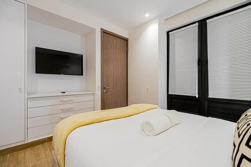 Sophisticated 2BR in Casco Antiguo