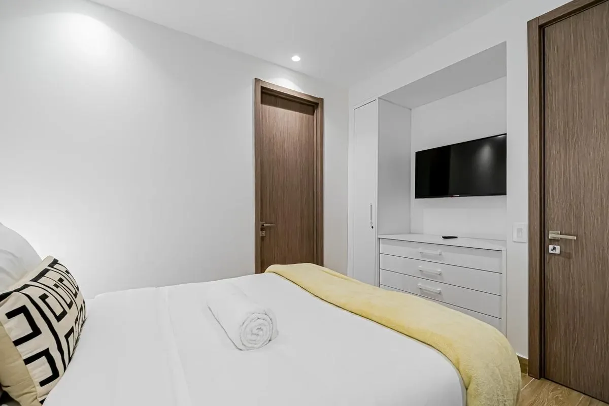Sophisticated 2BR in Casco Antiguo