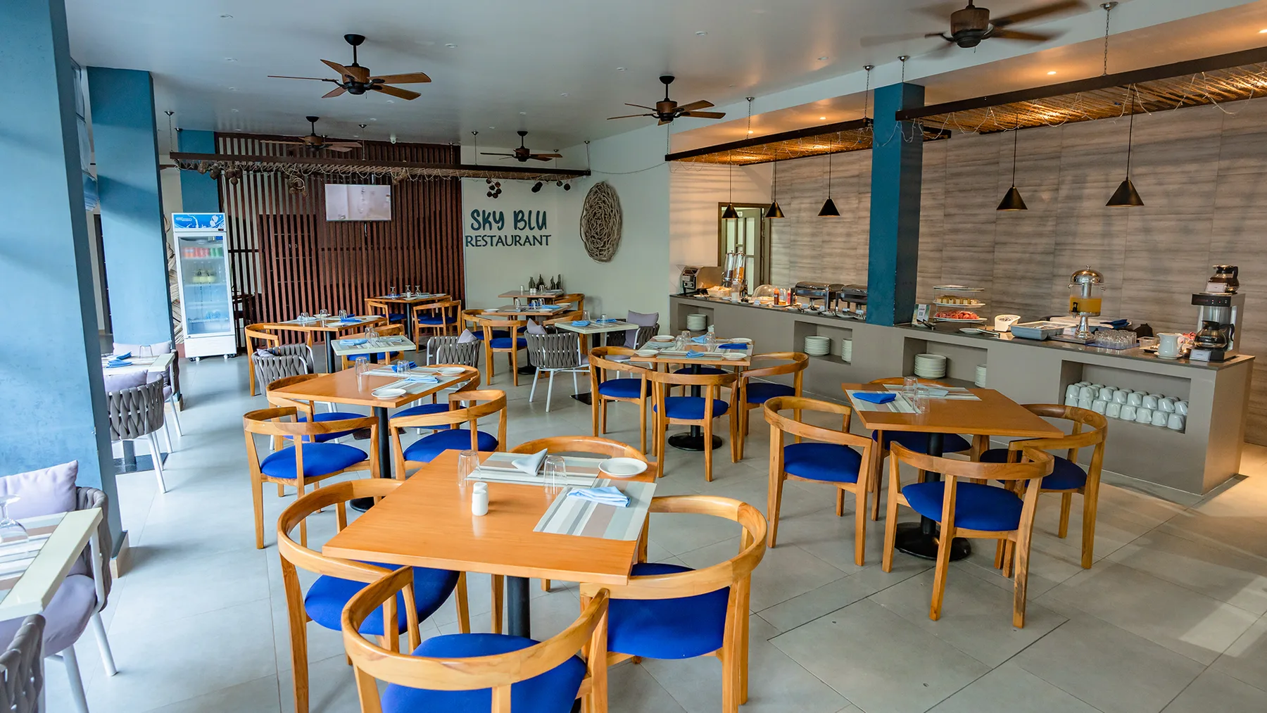 Sky Beach Dhiffushi restaurant