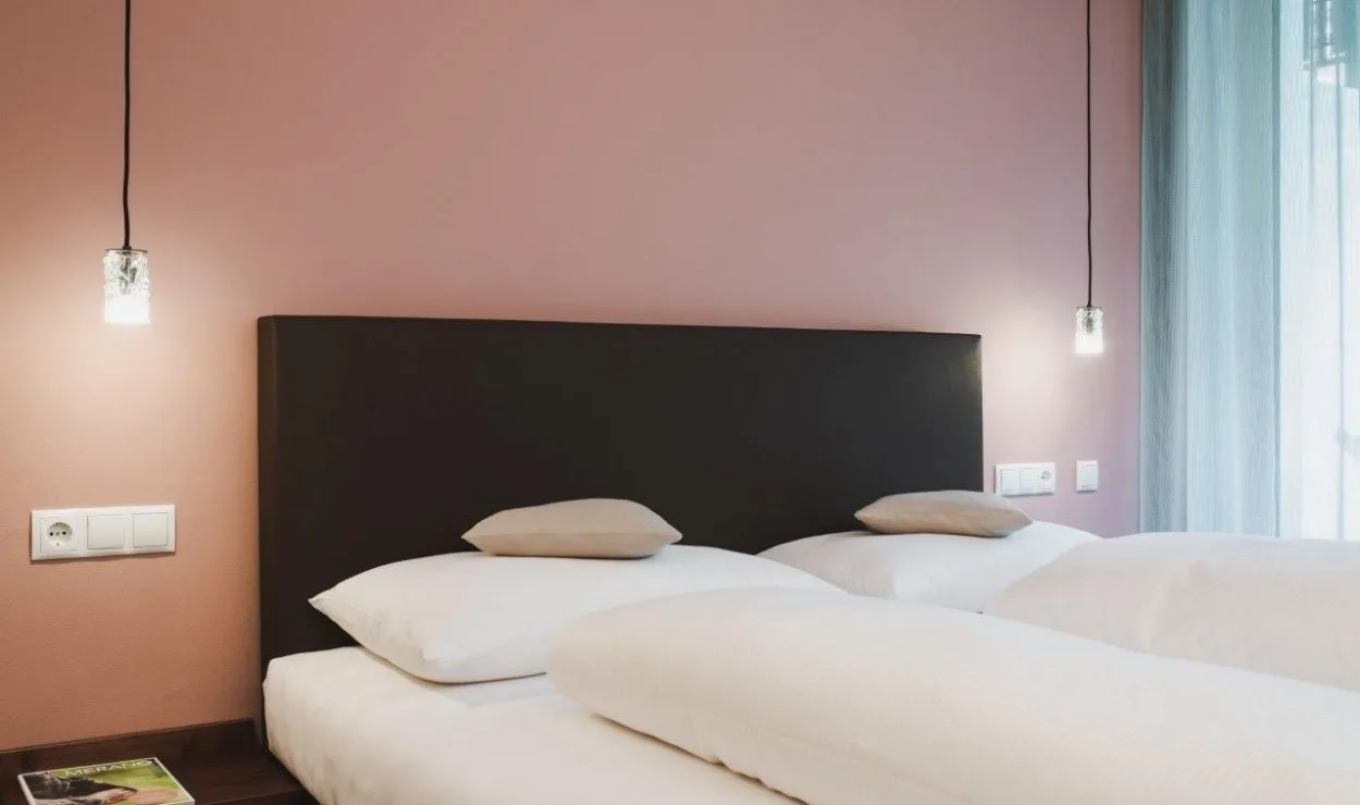 Habitación doble superior, orientada a la montaña