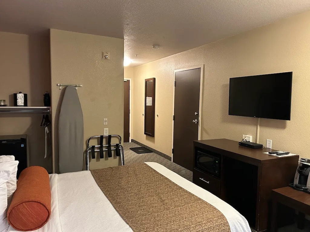 Accessible Single Queen room