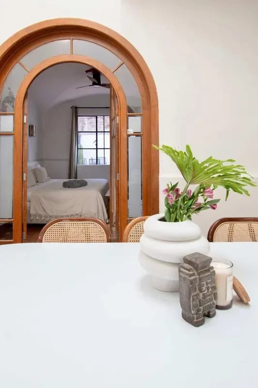 Bright 6BR House w/ Private Terrace