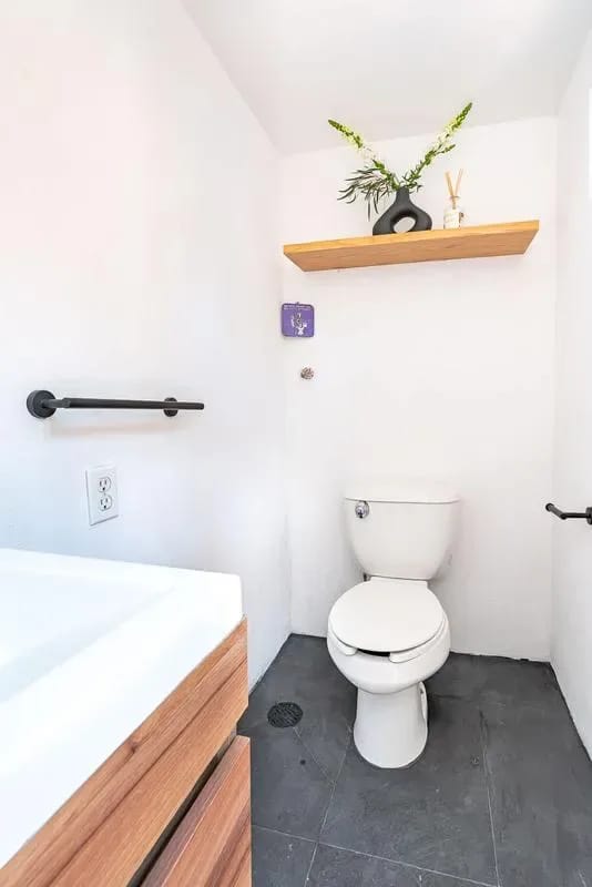 Bright 6BR House w/ Private Terrace