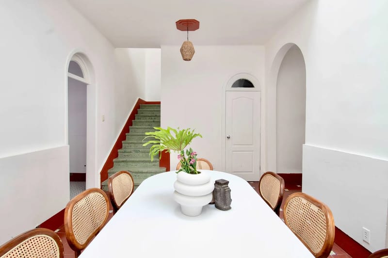 Bright 6BR House w/ Private Terrace