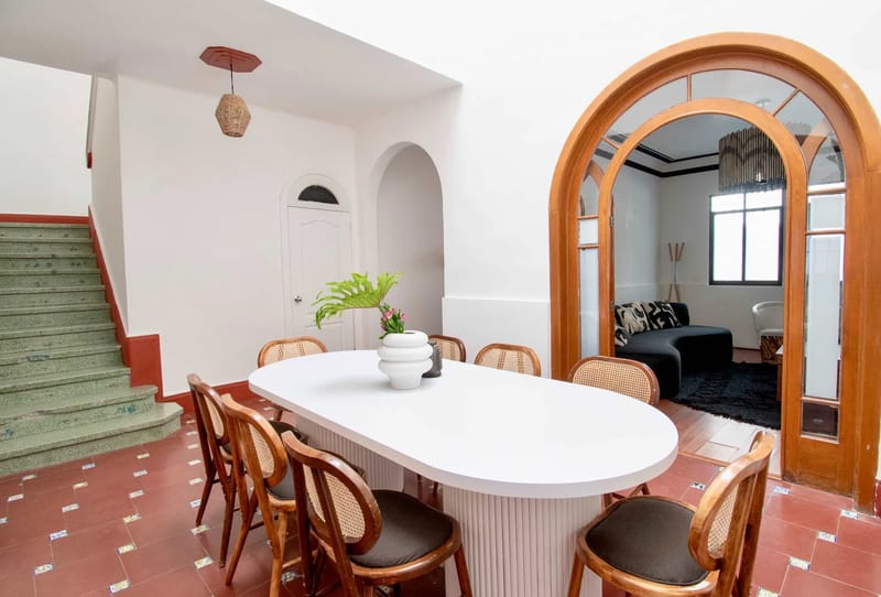 Bright 6BR House w/ Private Terrace