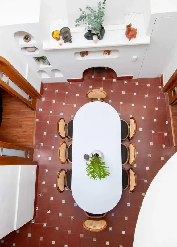 Bright 6BR House w/ Private Terrace