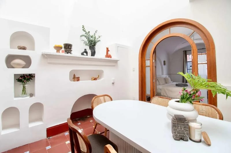 Bright 6BR House w/ Private Terrace