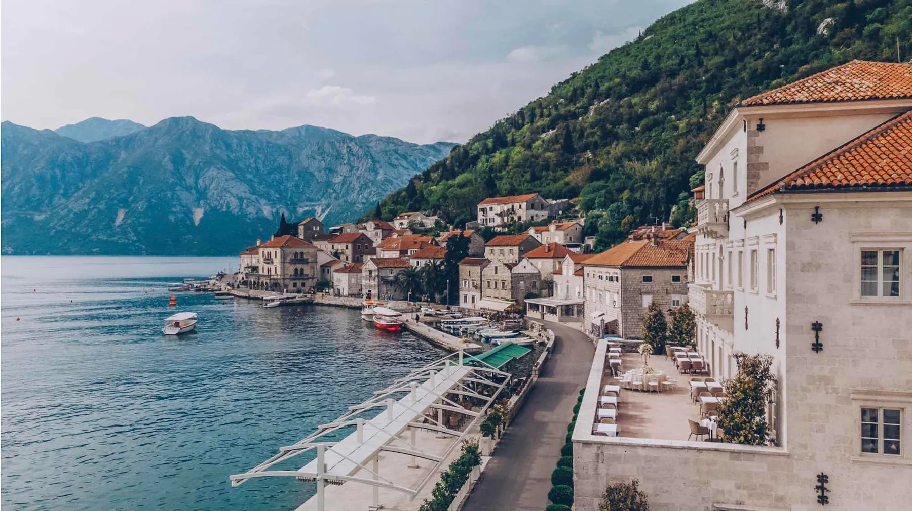 Restaurante Riva en Heritage Grand Perast