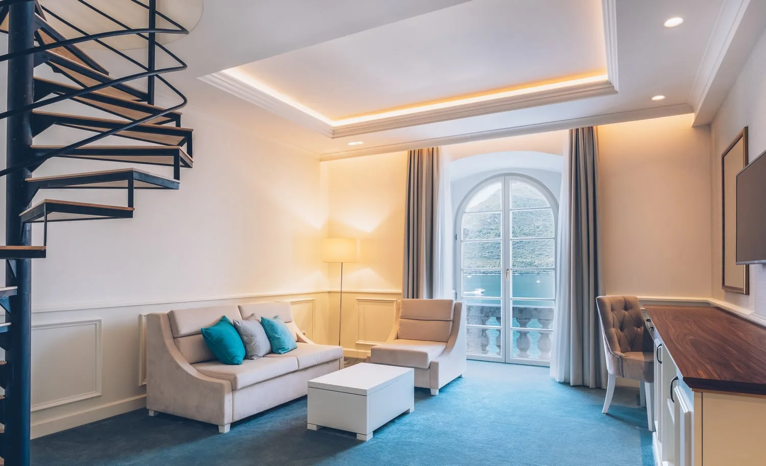 Living room area in a hotel room
