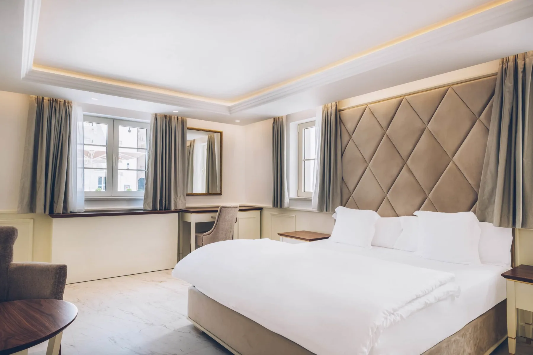 Hotel room with a double bed