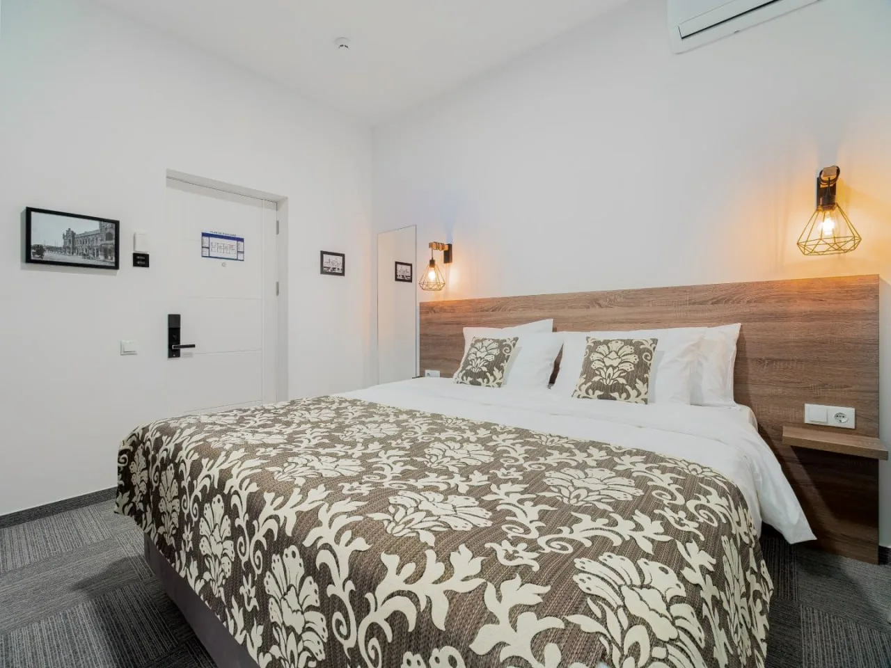Double Economy room