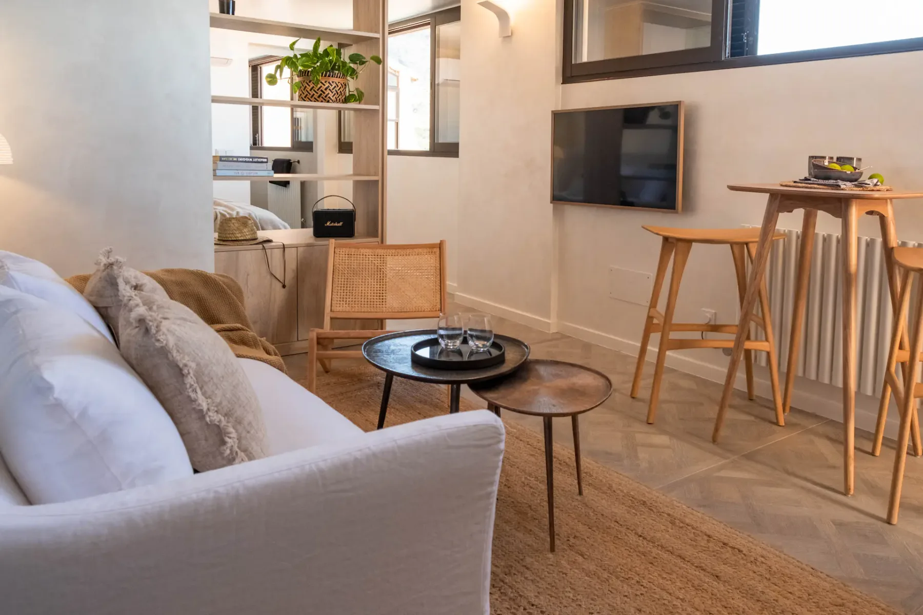 cala-carbo-apartment-sitting-dining-area