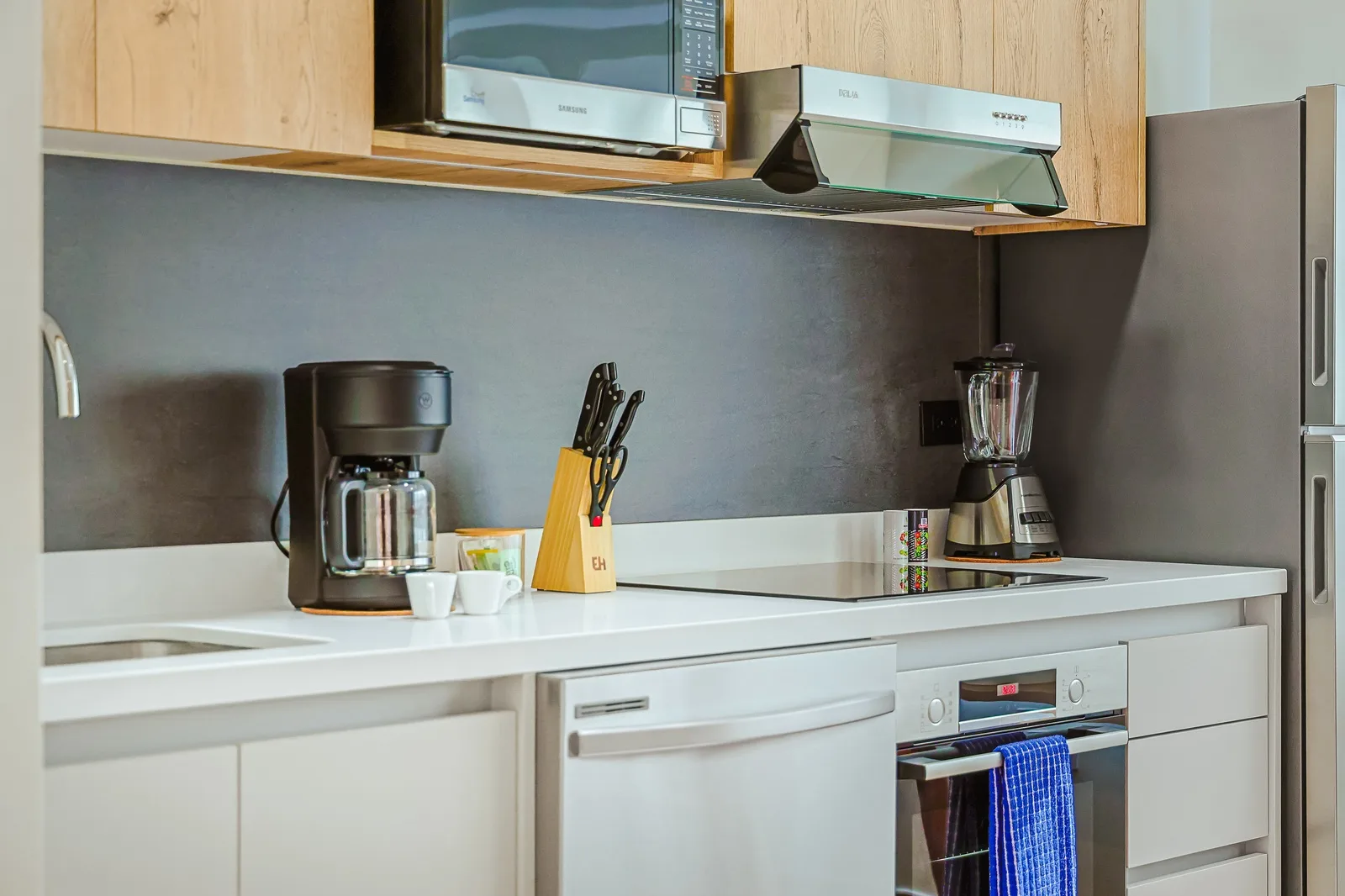 Your fully equipped kitchen makes it easy to prepare meals just the way you like them, with modern appliances and all the essentials at your fingertips.