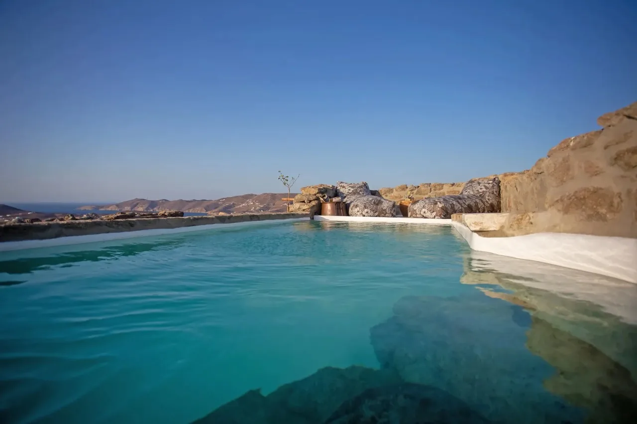 Klouvas Estate