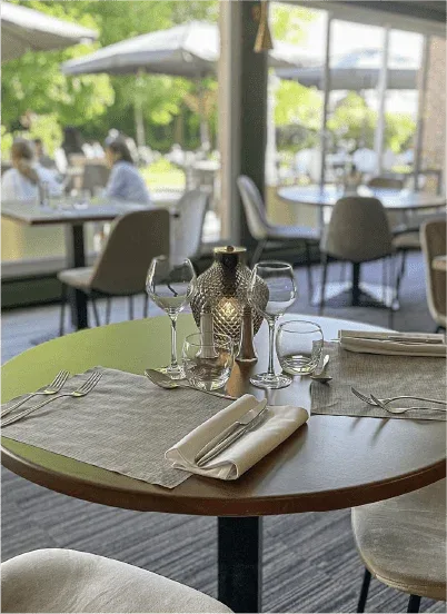 Restaurant dining room