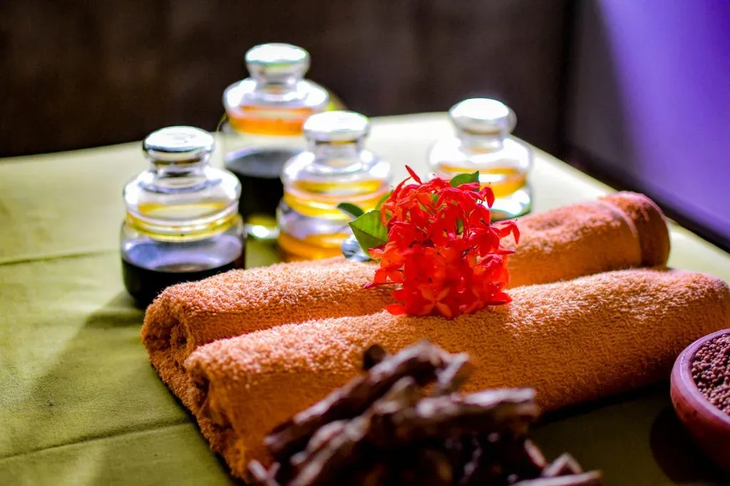 Aceites ayurvédicos utilizados en los tratamientos de spa en Ambalama