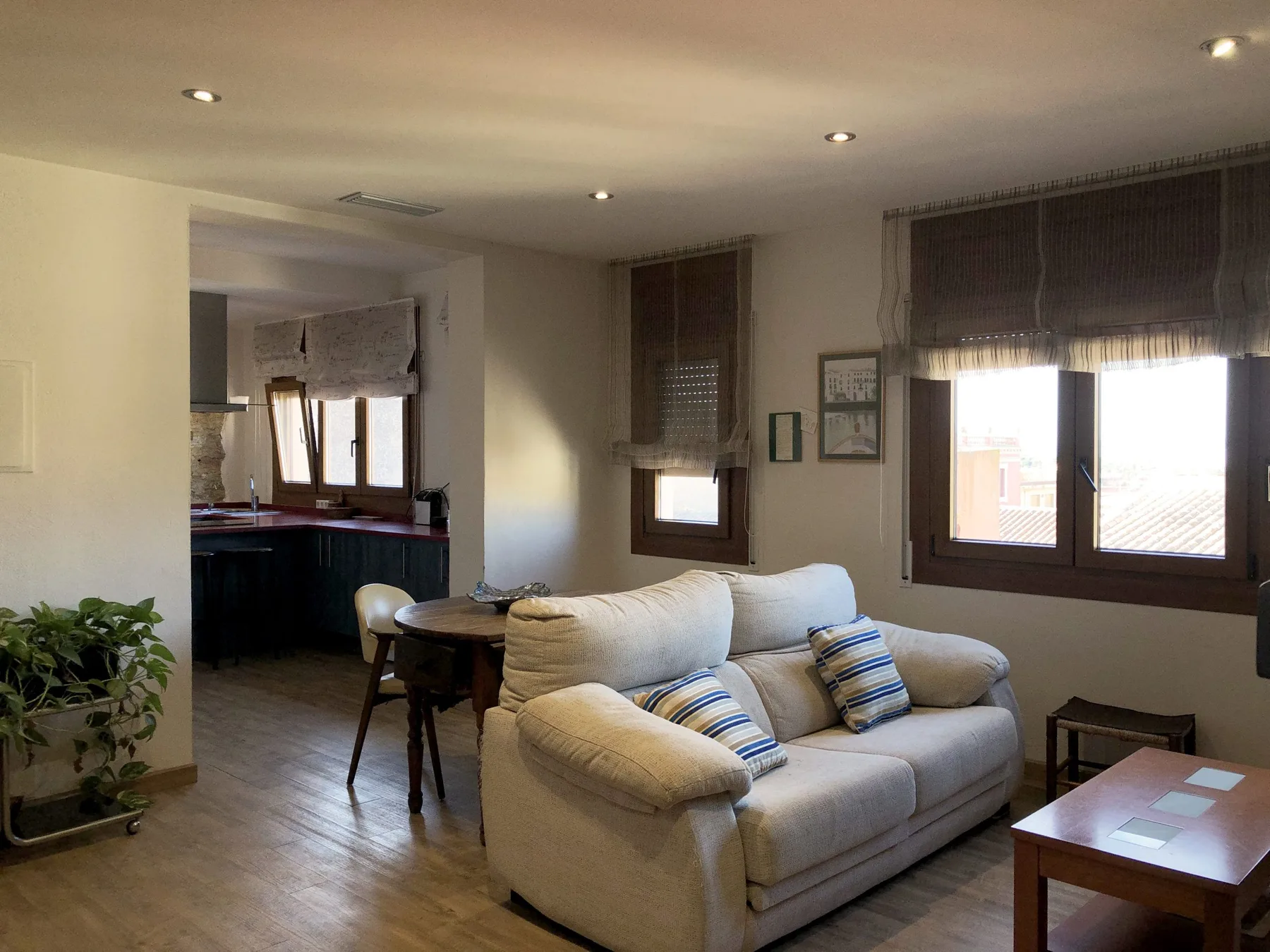 Hotel Rosa apartment dining area