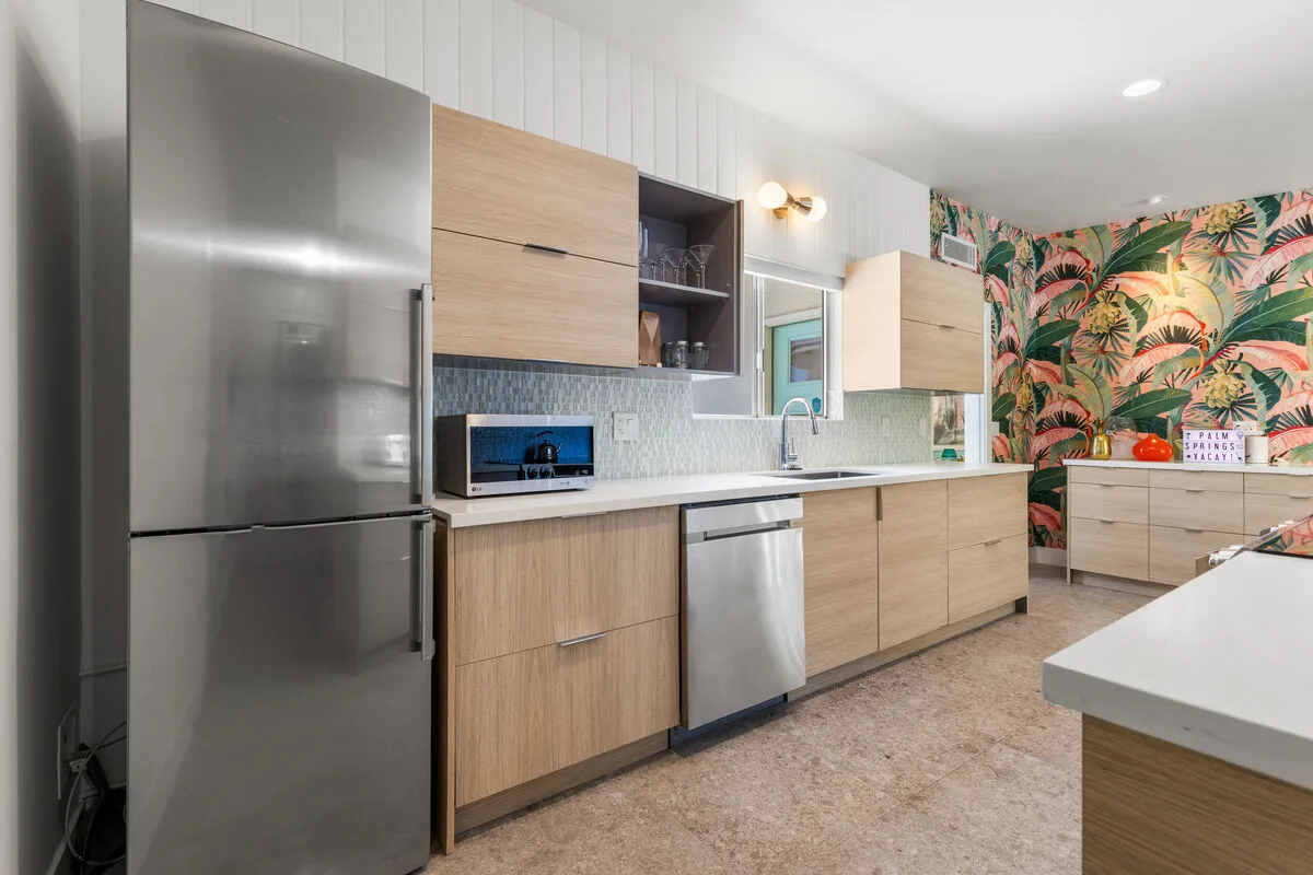 The Modernist Retreat