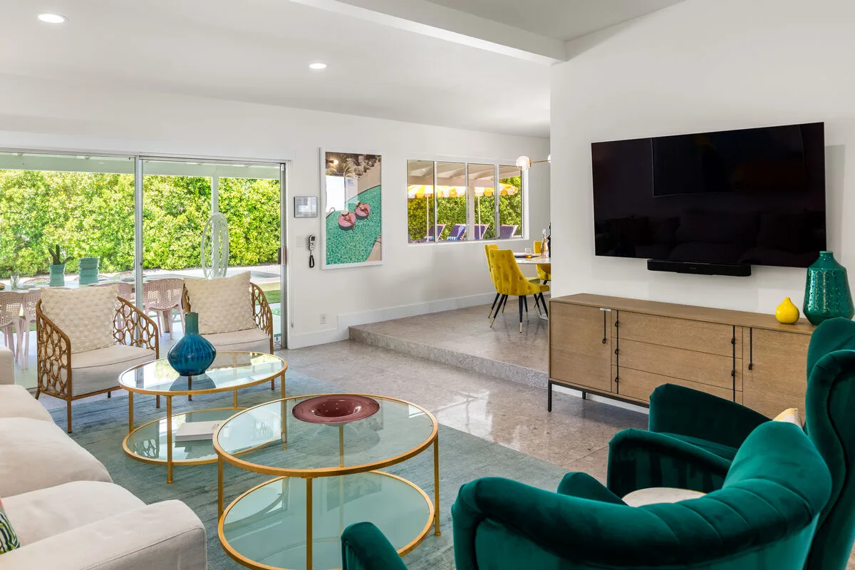 The Modernist Retreat