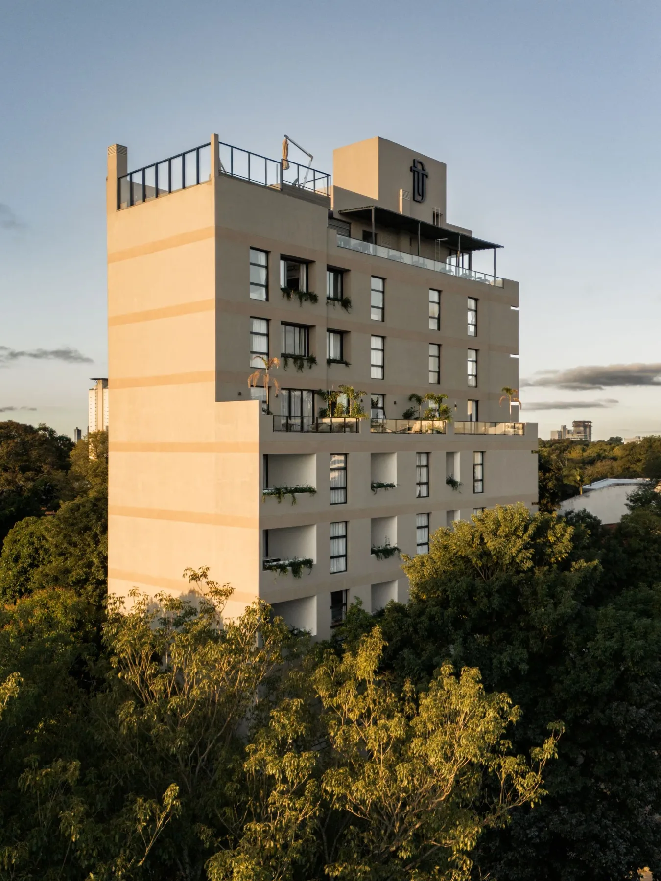 Representación arquitectónica de un edificio alto