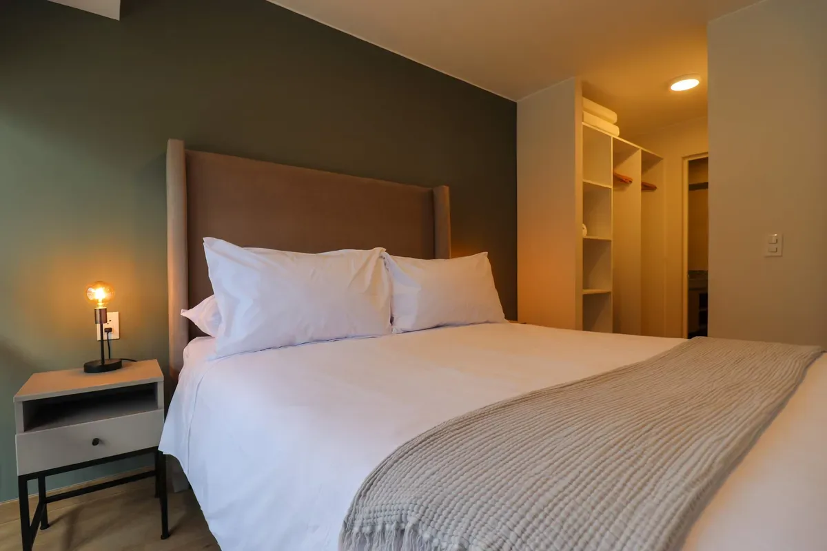 Deluxe 2BR w/ Perfect Balcony in Miraflores