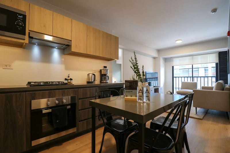 Deluxe 2BR w/ Perfect Balcony in Miraflores