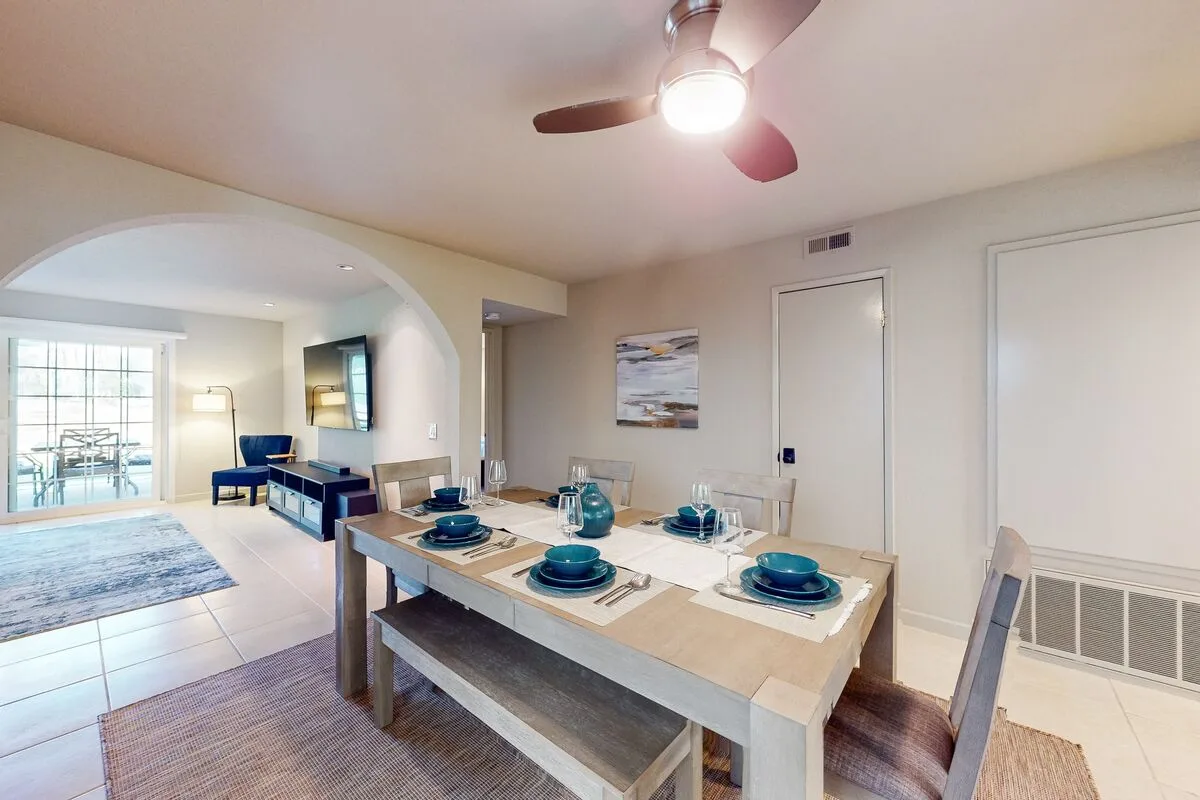 Palms & Peaks 7 Night minimum stay