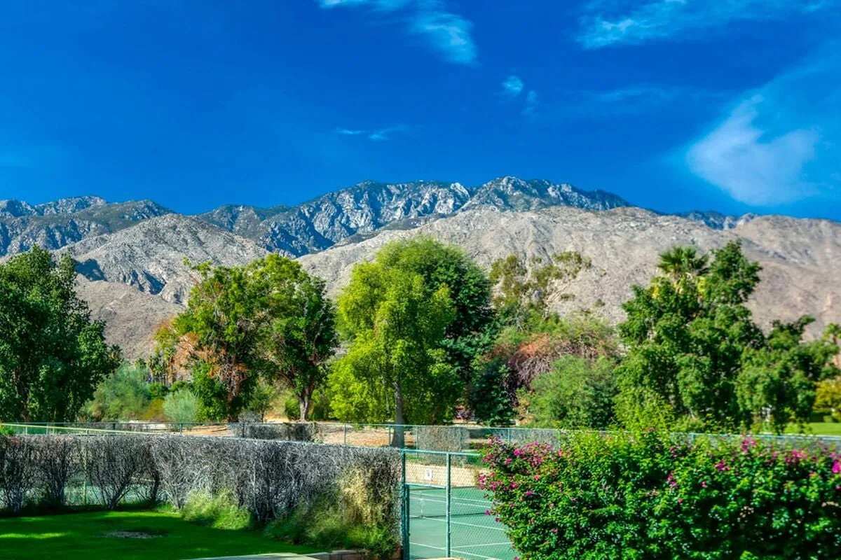 Palms & Peaks 7 Night minimum stay