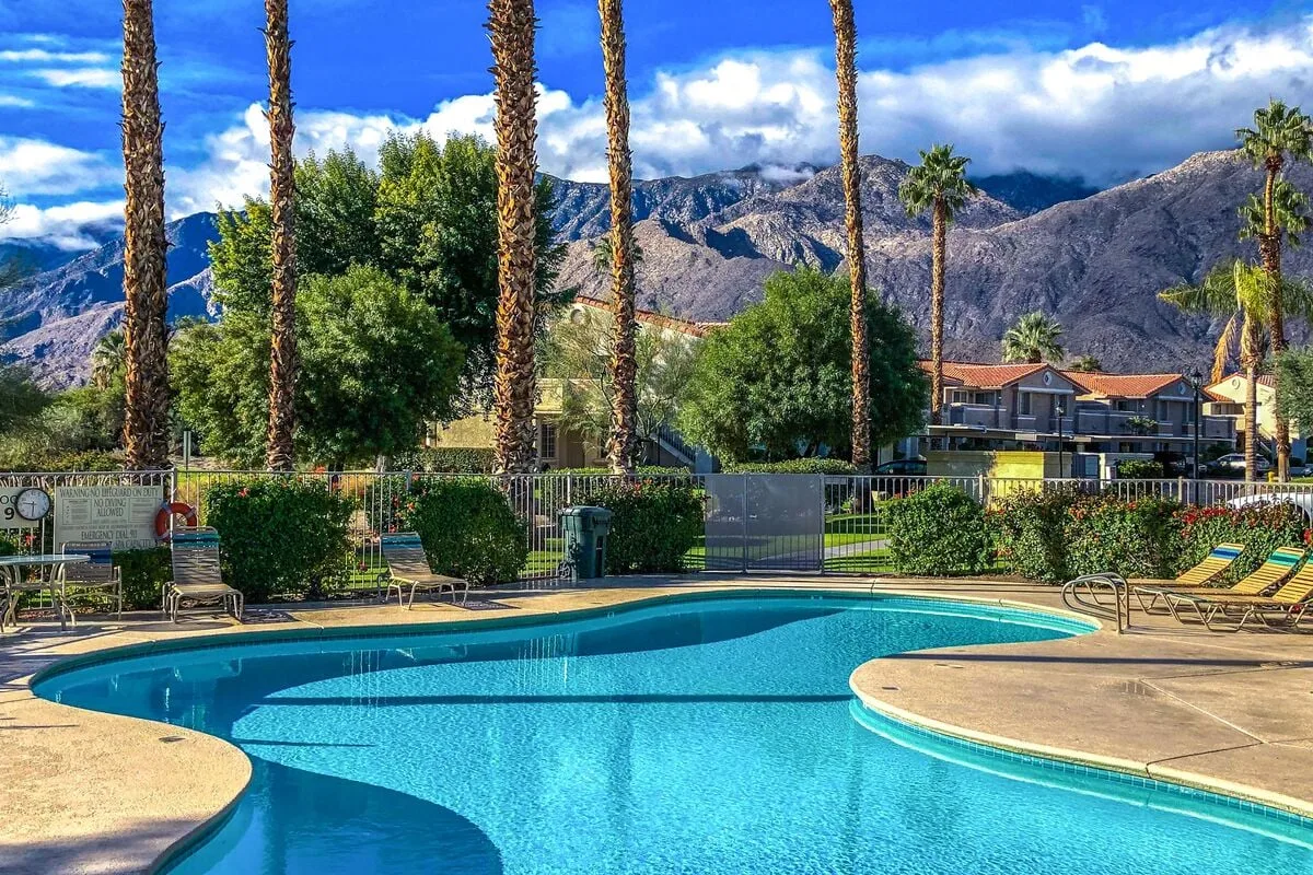 Palms & Peaks 7 Night minimum stay