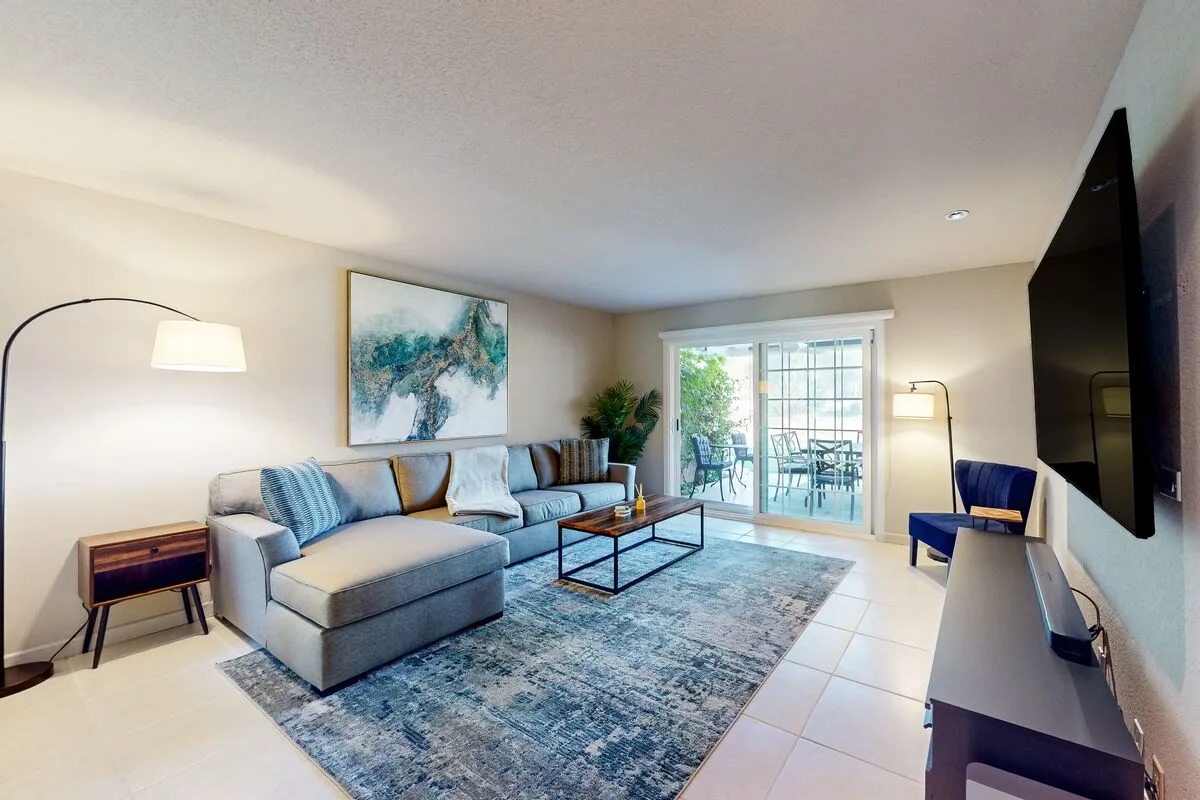 Palms & Peaks 7 Night minimum stay