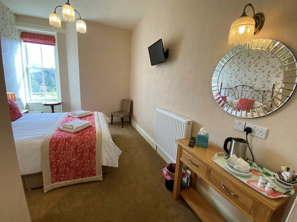 Classic Double Room En-suite with shower - Park View