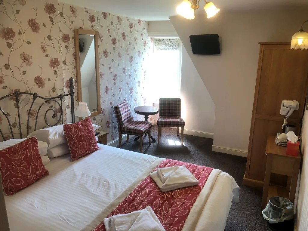 Classic Double Room En-suite with shower - Park View