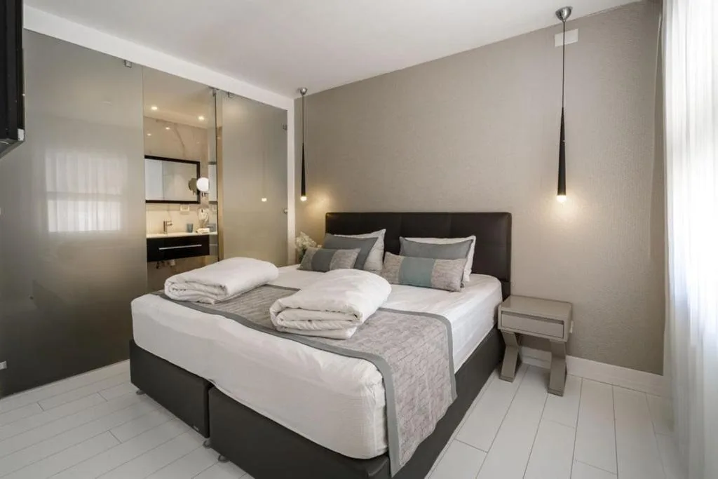 Deluxe Suite bedroom