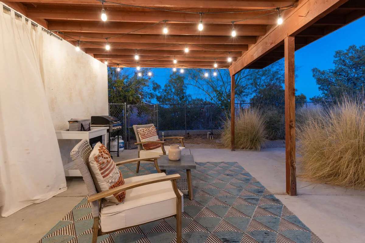 Hollywood Oasis