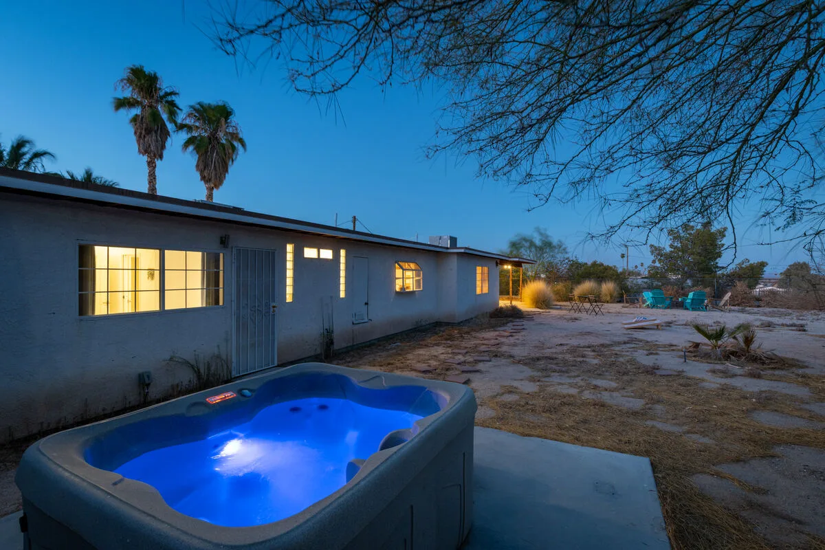 Hollywood Oasis