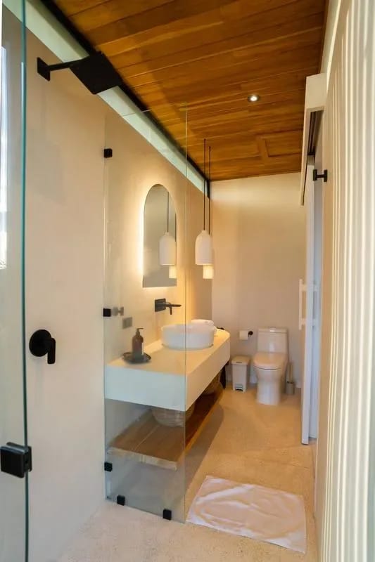 Chic 1BR Escape Breathtaking Balcony Views