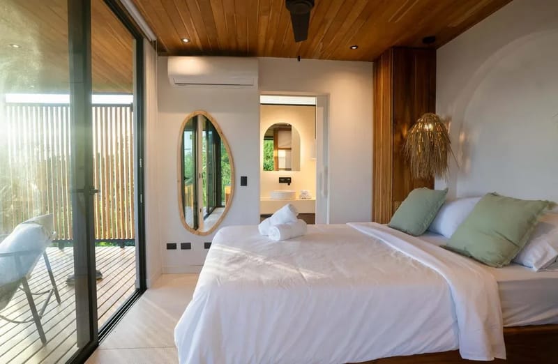 Chic 1BR Escape Breathtaking Balcony Views
