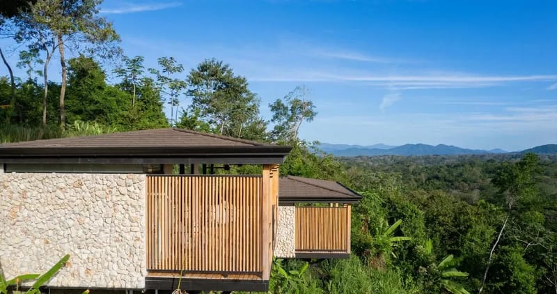 Chic 1BR Escape Breathtaking Balcony Views